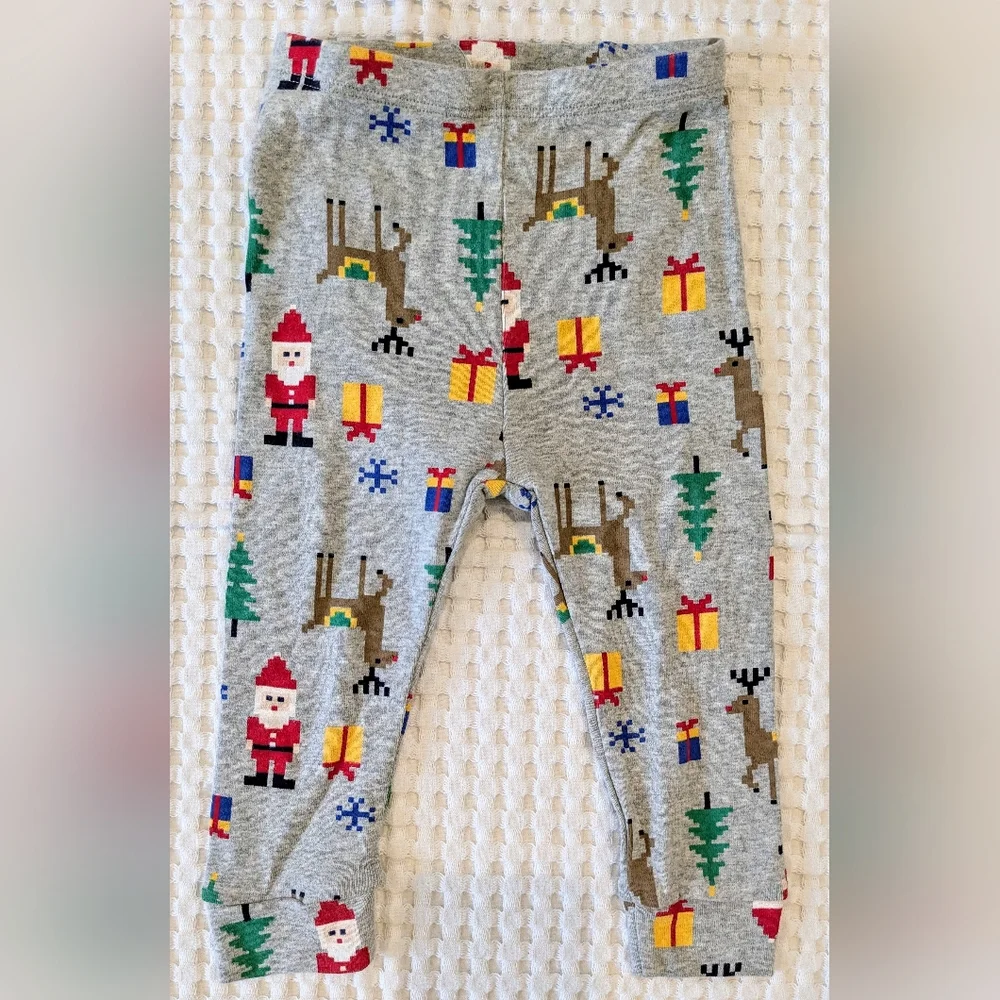 NWT Baby GAP Christmas Holiday Gray Santa Reindeer Tree 2-Piece Pajamas Set